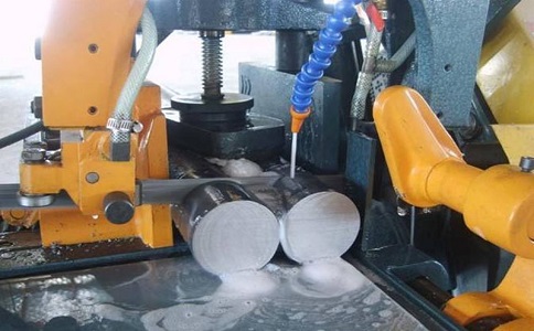 稻城卧式带锯床的送料方式有哪几种？