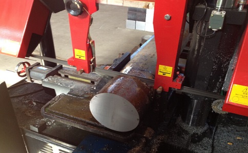 稻城卧式带锯床加工时出现明显振荡如何排查？